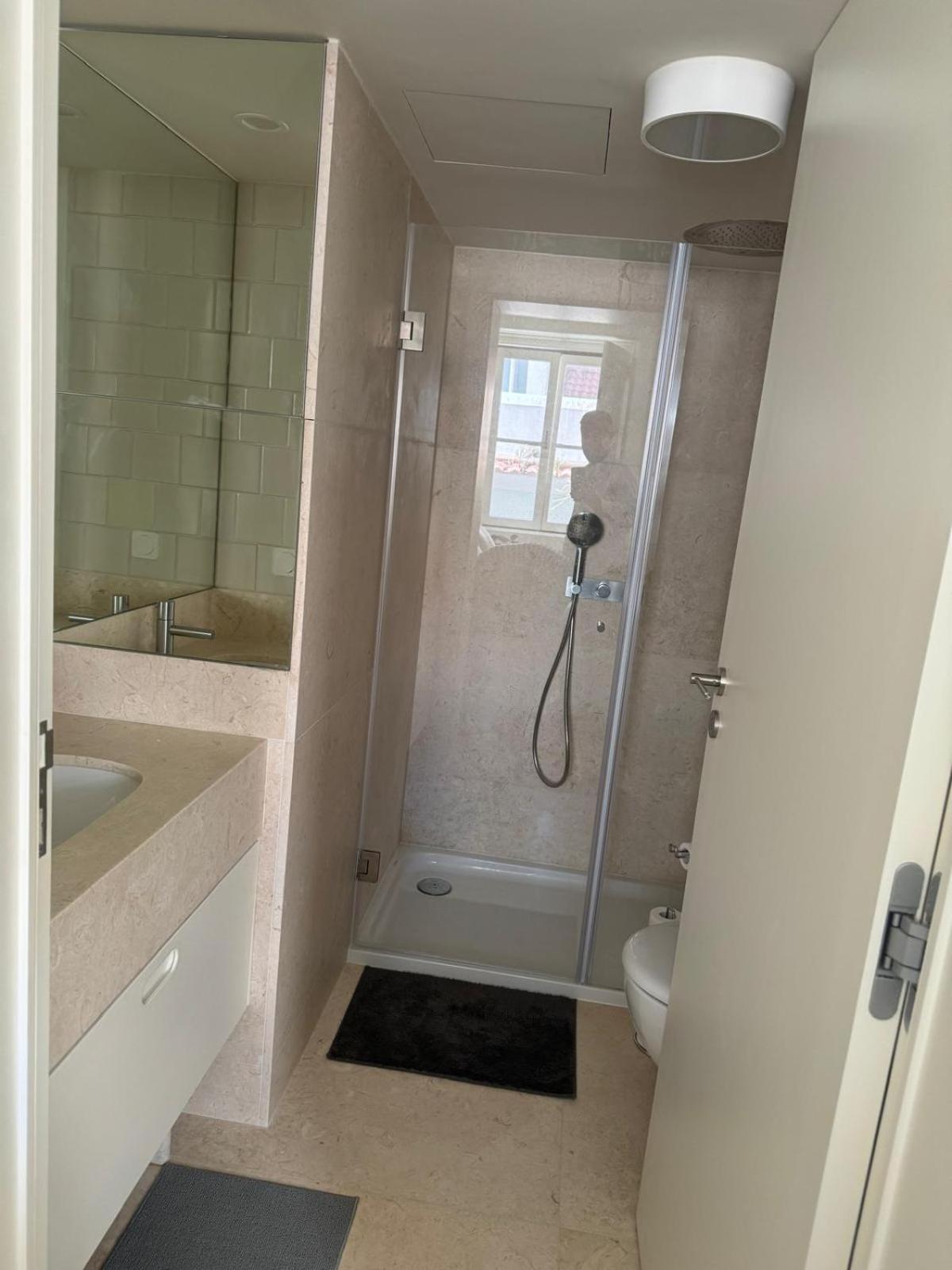 Magnifico Com Wc Privativo Augusta Street * Lissabon